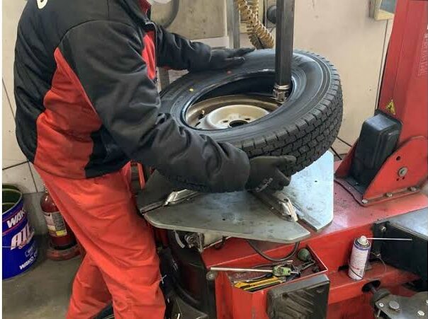 タイヤ交換_武雄市の車整備工場_寿モータース